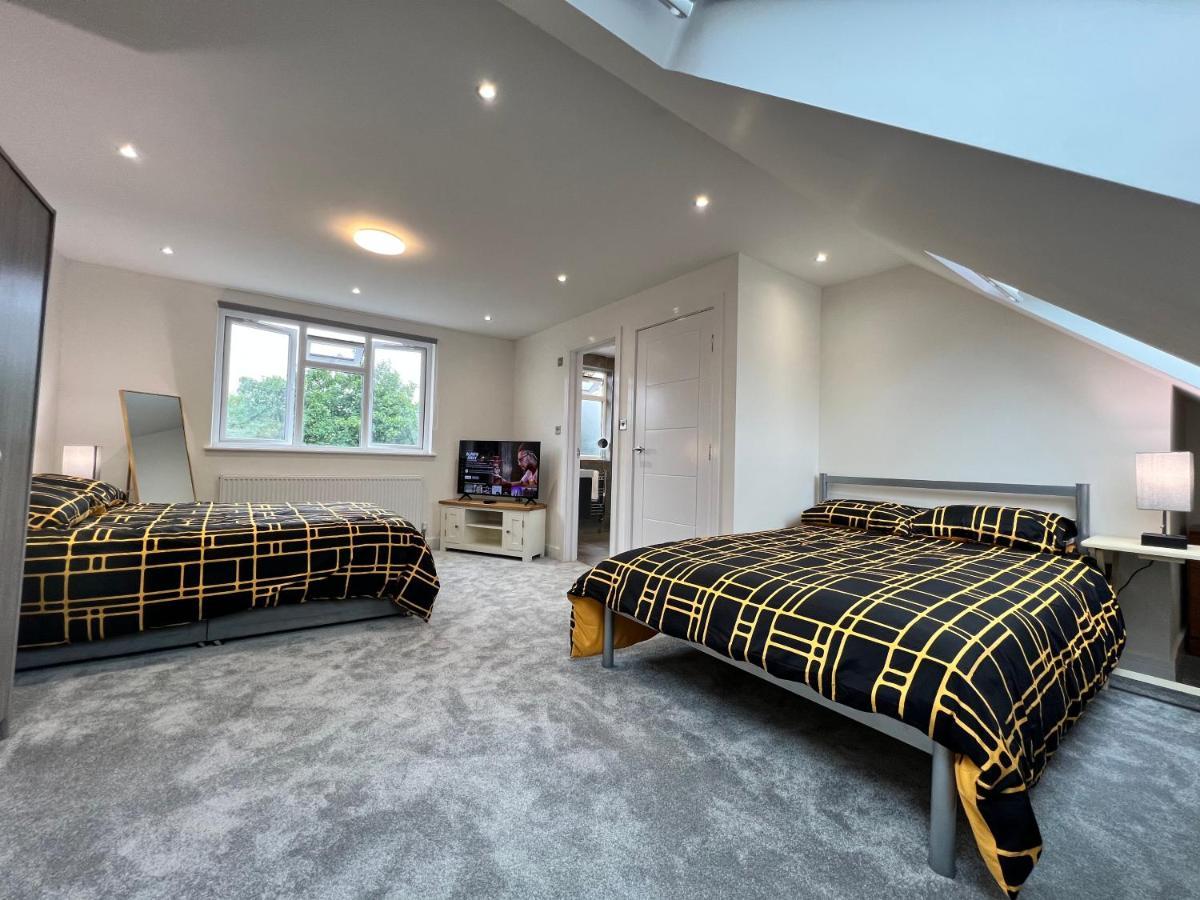 Wembley Stadium 5 Star Brand New Luxury Sleeps 14 With Parking Villa ลอนดอน ภายนอก รูปภาพ